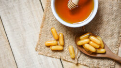 فيتامينات Royal Jelly اكتشف فوائدها المذهلة للصحة العامة والبشرة وكيفية استخدامها للحصول على أفضل النتائج! فيتامينات Royal Jelly اكتشف فوائدها المذهلة للصحة العامة والبشرة وكيفية استخدامها للحصول على أفضل النتائج!